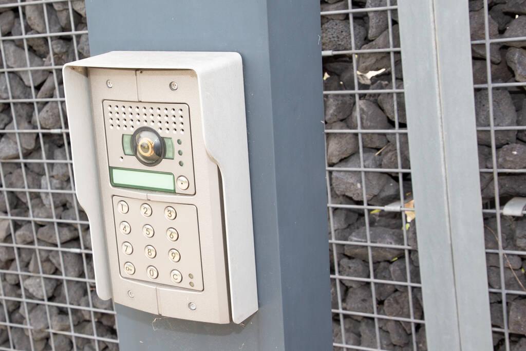 The Importance of Using a Reliable Intercom System for Warehouses